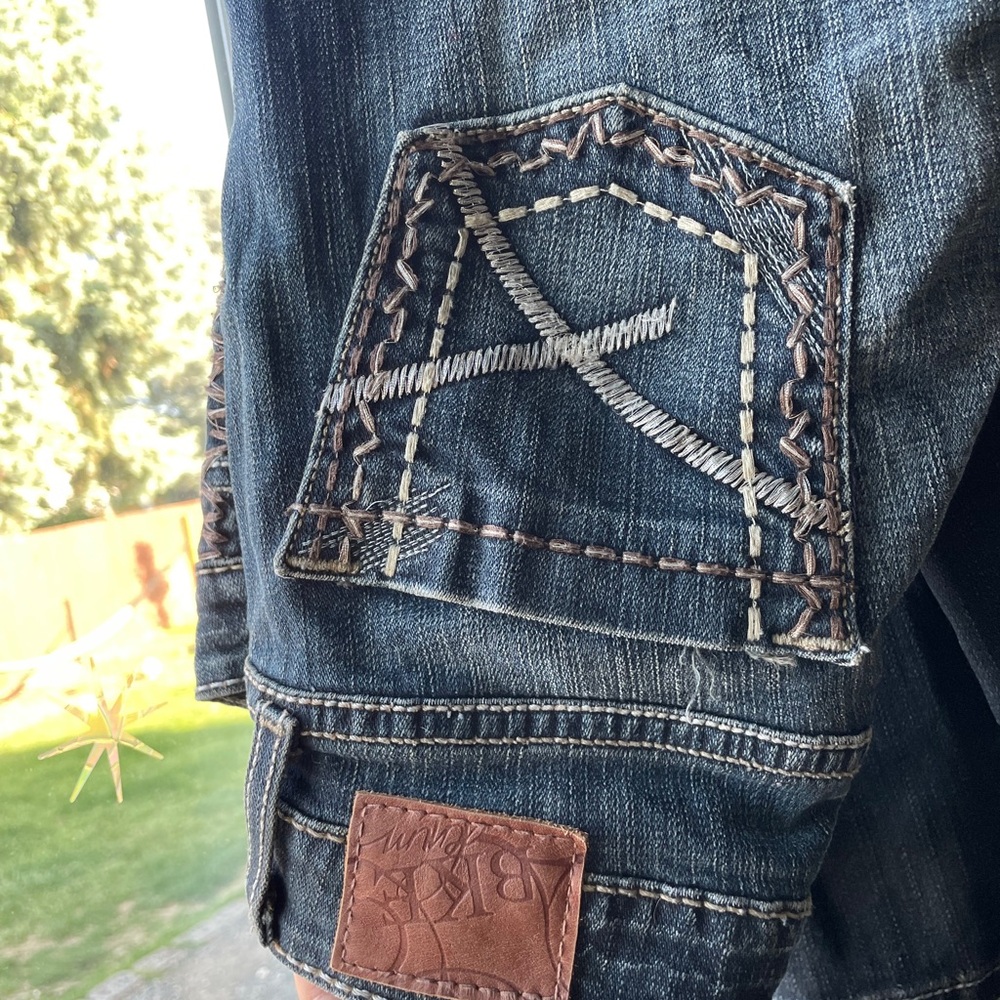Embroidered Denim pant with Unique Stitching BKE size 27 x 31 1/2 LOW RISE Y2K